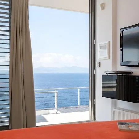 Super Luxurious - 600m² - Up To 22 People * Edipsos