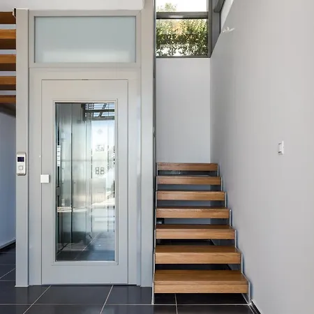Super Luxurious - 600m² - Up To 22 People Villa