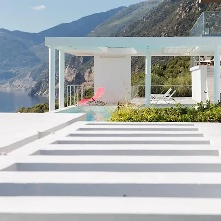 Super Luxurious - 600m² - Up To 22 People * Edipsos