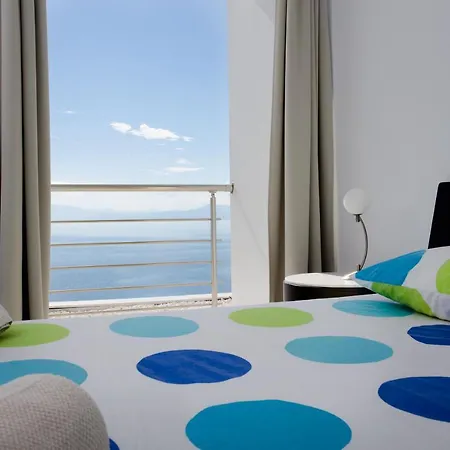 Super Luxurious - 600m² - Up To 22 People Edipsos
