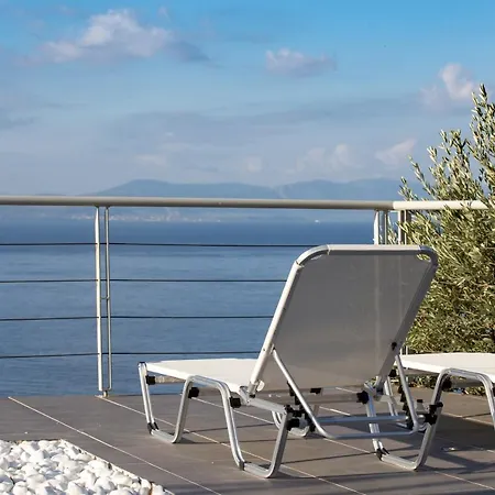 Super Luxurious - 600m² - Up To 22 People