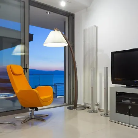 Super Luxurious - 600m² - Up To 22 People * Edipsos