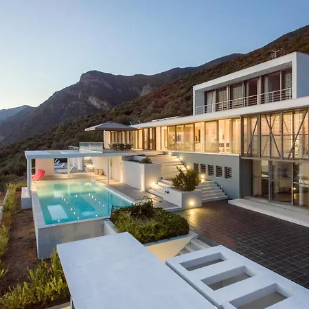 Super Luxurious - 600m² - Up To 22 People Edipsos