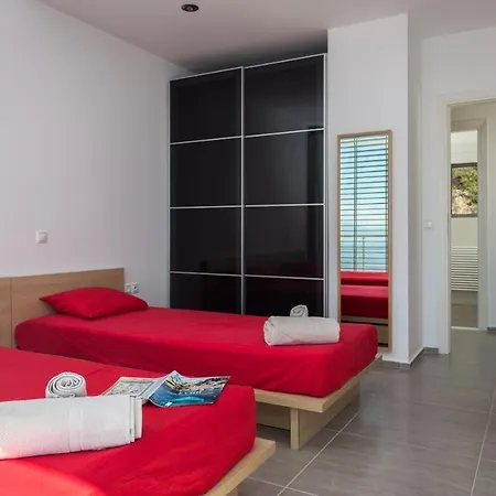 Super Luxurious - 600m² - Up To 22 People *