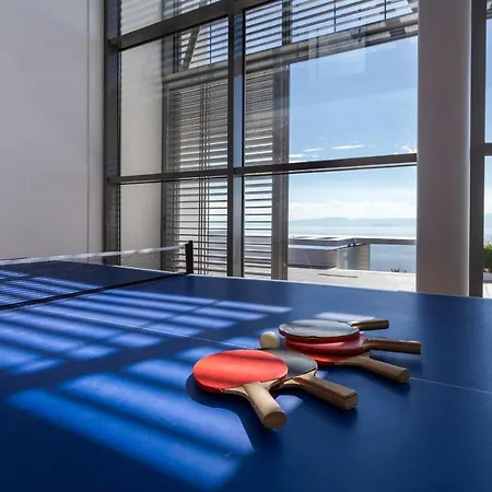 Super Luxurious - 600m² - Up To 22 People