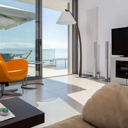 Super Luxurious - 600m² - Up To 22 People Edipsos