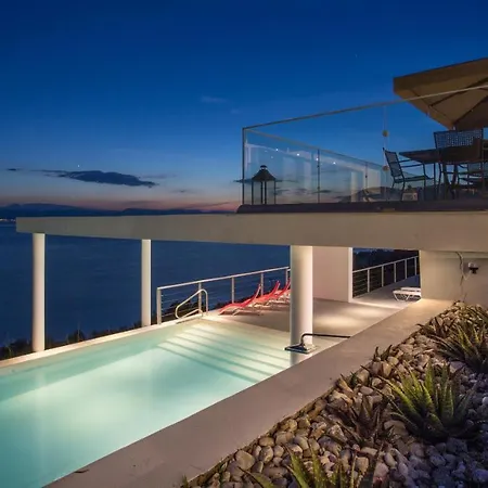Villa Super Luxurious - 600m² - Up To 22 People
