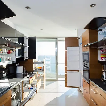 Super Luxurious - 600m² - Up To 22 People * Edipsos