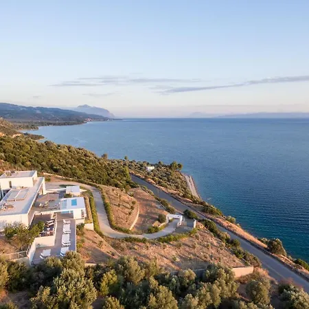 Super Luxurious - 600m² - Up To 22 People