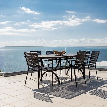 Super Luxurious - 600m² - Up To 22 People Edipsos