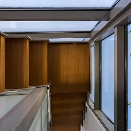 Super Luxurious - 600m² - Up To 22 People