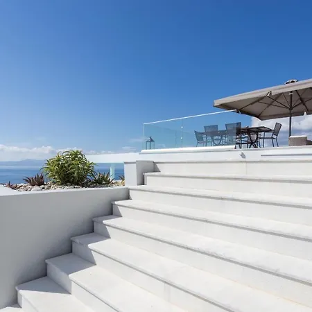 Super Luxurious - 600m² - Up To 22 People Edipsos