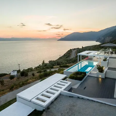 Super Luxurious - 600m² - Up To 22 People Edipsos